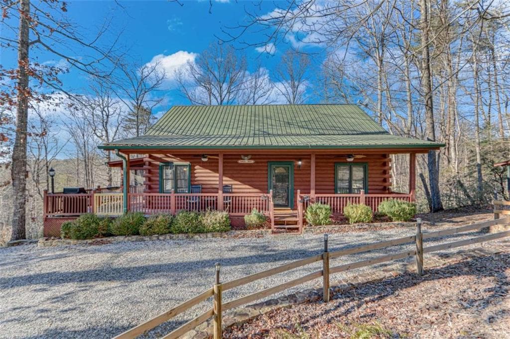 3 bedroom, 3 bathroom single family residence sold at 250 Winding Creek Lane, Clarkesville, GA 30523