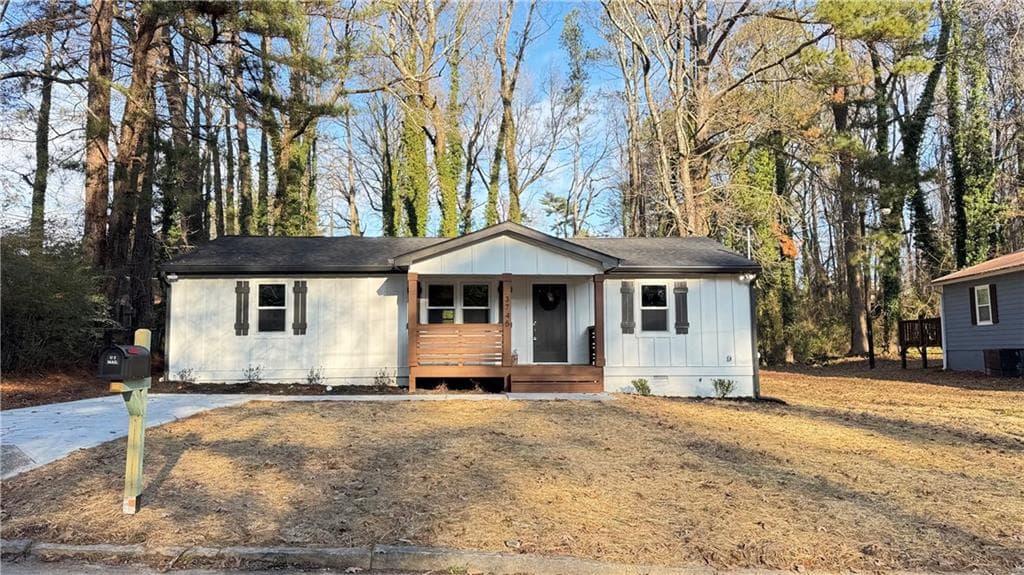 3 bedroom, 3 bathroom, 1,566 sq ft single family residence sold at 3745 Asbury Lane, Atlanta, GA 30331