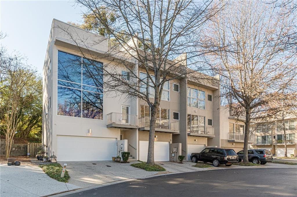 2454 Field Way, Brookhaven, GA 30319 — most recent listing photo
