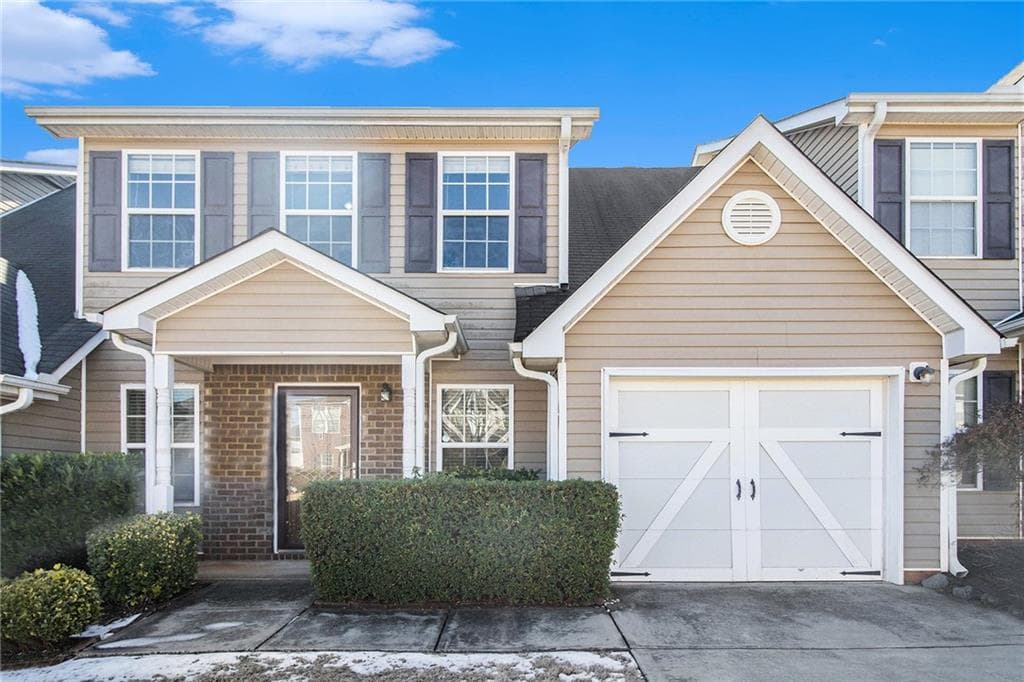 3 bedroom, 3 bathroom townhouse sold at 4010 Village Run Drive, Mcdonough, GA 30252