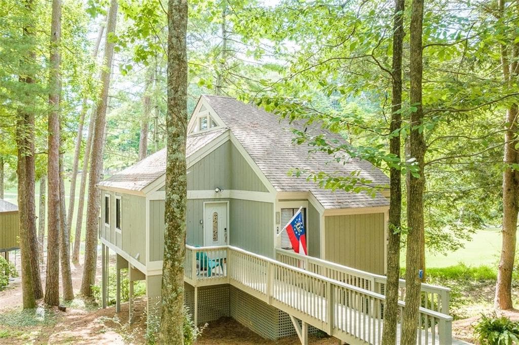 3 bedroom, 3 bathroom, 1,550 sq ft single family residence sold at 1944 Wilderness Parkway 562, Big Canoe, GA 30143