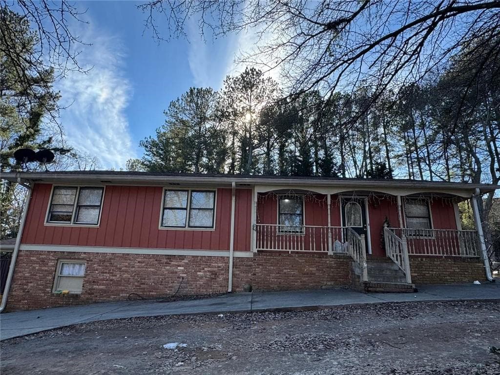 5 bedroom, 4 bathroom single family residence sold at 5926 Hammond Drive, Norcross, GA 30071