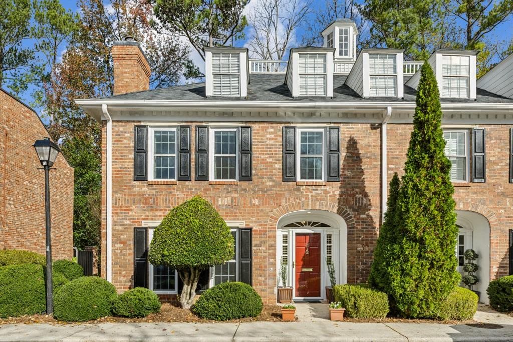 3 bedroom, 3 bathroom, 1,560 sq ft townhouse sold at 15 Independence Place, Atlanta, GA 30318