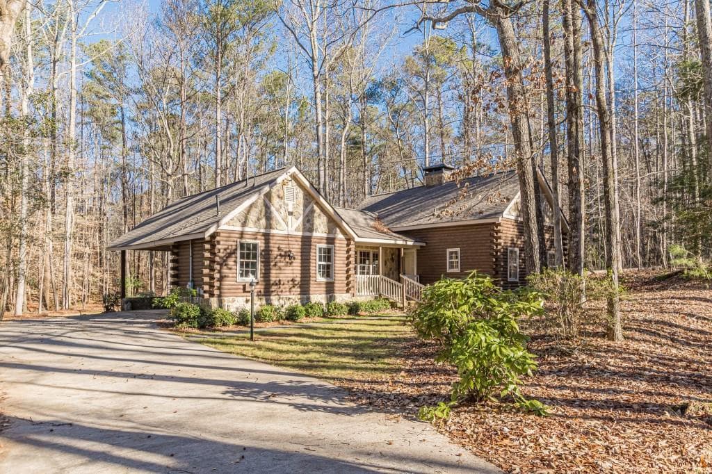 3 bedroom, 3 bathroom single family residence sold at 5664 Dorsett Shoals Road, Douglasville, GA 30135