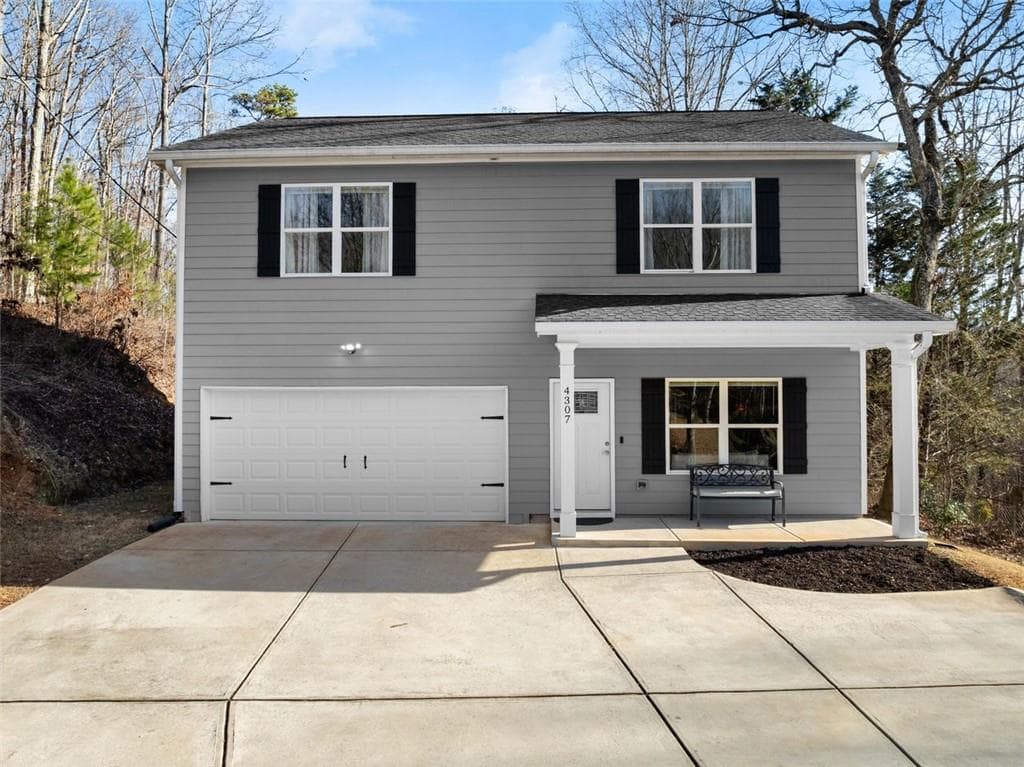 3 bedroom, 3 bathroom single family residence sold at 4307 Falcon Crest Drive, Flowery Branch, GA 30542