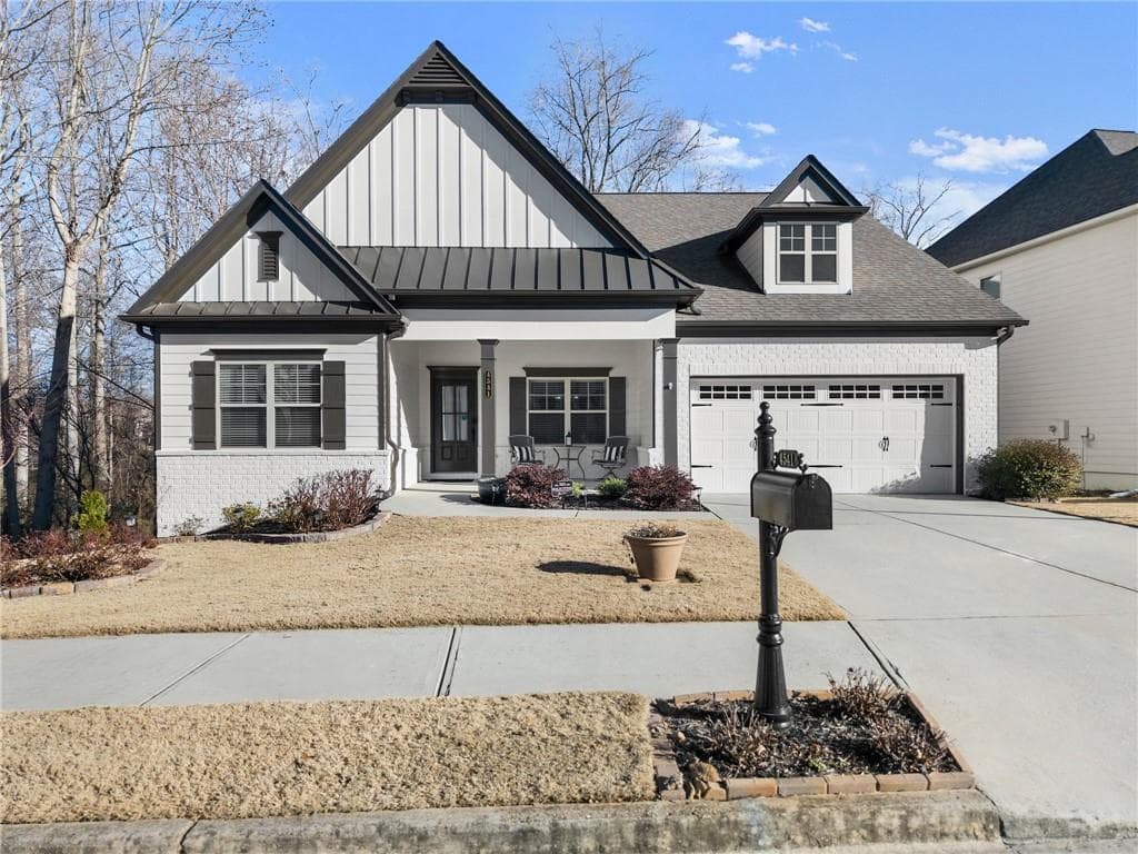 5 bedroom, 4 bathroom, 3,588 sq ft single family residence sold at 4541 Sweetwater Drive, Gainesville, GA 30504