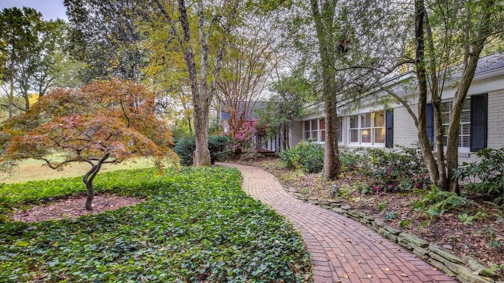 5 bedroom, 4 bathroom, 3,142 sq ft single family residence sold at 5080 Northland Drive, Atlanta, GA 30342
