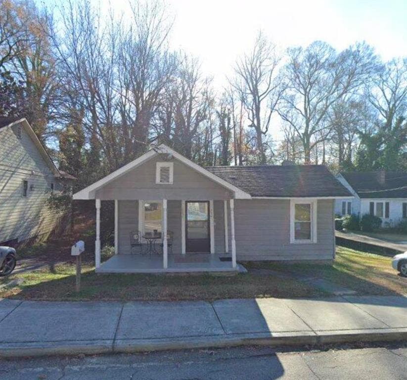 3 bedroom, 1 bathroom, 1,008 sq ft single family residence sold at 754 North Avenue, Hapeville, GA 30354