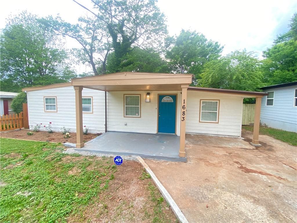 3 bedroom, 2 bathroom, 840 sq ft single family residence for rent at 1683 Thornton Place, Atlanta, GA 30315 for $1,800 a month — photo 1 of 18