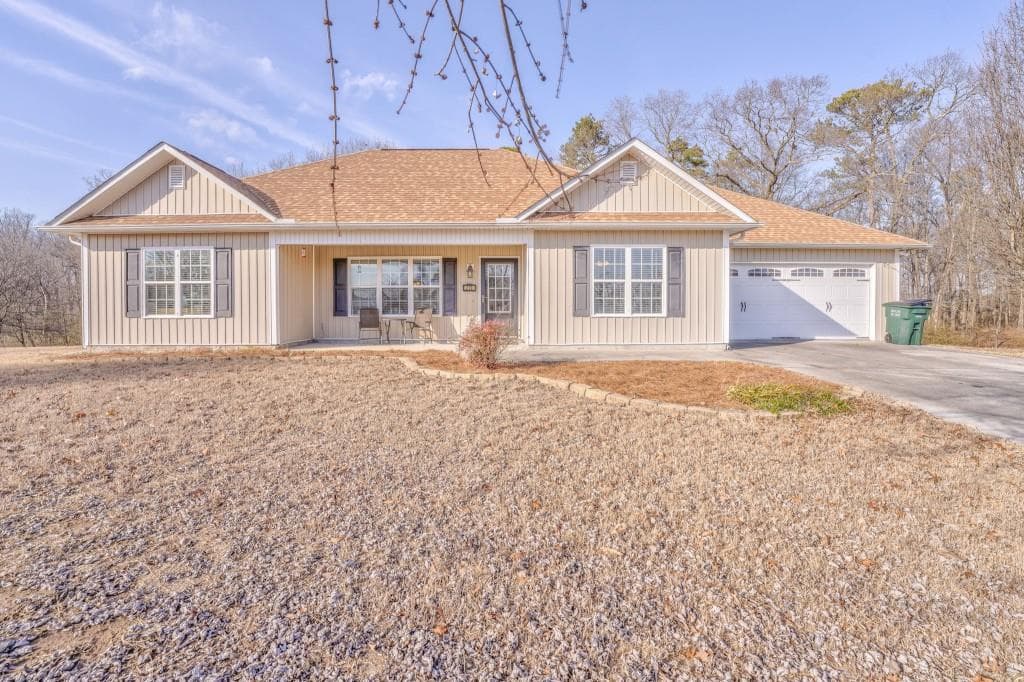 3 bedroom, 2 bathroom single family residence sold at 270 Erica Lane, Calhoun, GA 30701