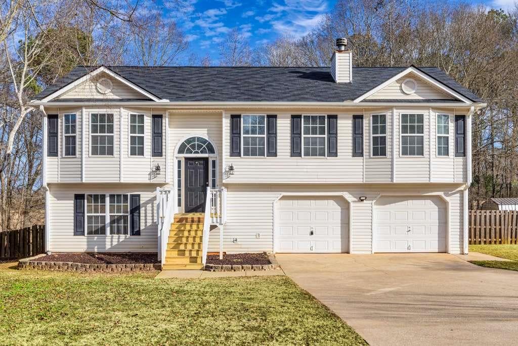 3 bedroom, 3 bathroom single family residence sold at 829 Eastmont Road, Winder, GA 30680