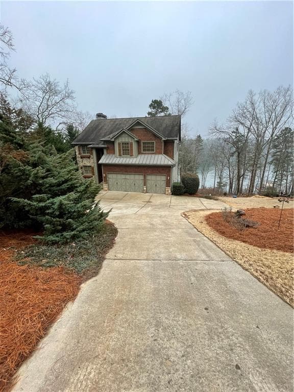 3 bedroom, 4 bathroom single family residence sold at 4596 Lakeview Lane, Gainesville, GA 30504