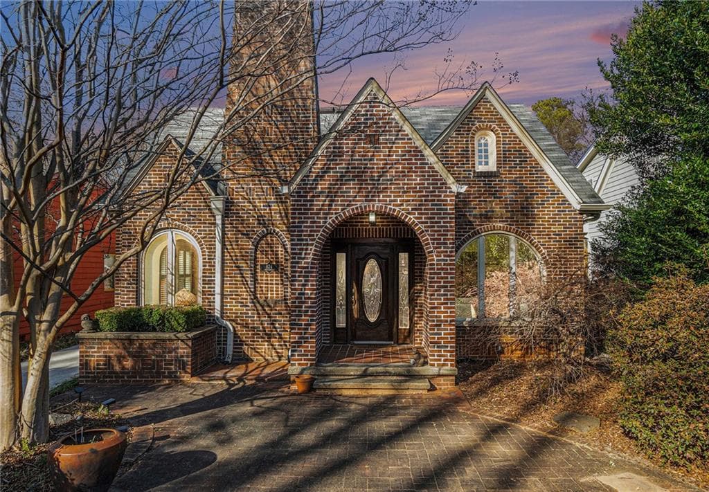 3 bedroom, 2 bathroom, 2,207 sq ft single family residence sold at 824 Amsterdam Avenue, Atlanta, GA 30306