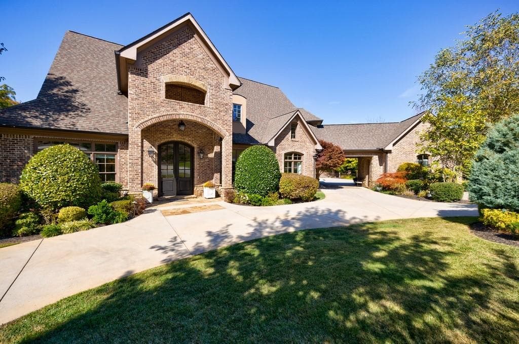 9680 Almaviva Drive, Alpharetta, GA 30022 — most recent listing photo