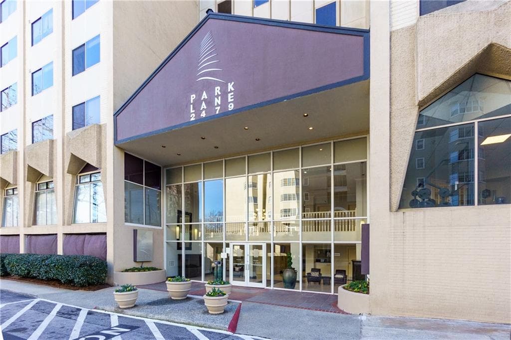 1 bedroom, 1 bathroom, 505 sq ft condominium sold at 2479 Peachtree Road 210, Atlanta, GA 30305