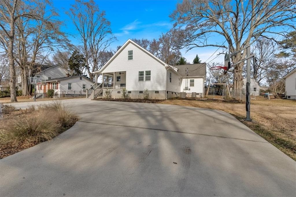 5 bedroom, 5 bathroom single family residence sold at 1097 Dell Avenue, Smyrna, GA 30080
