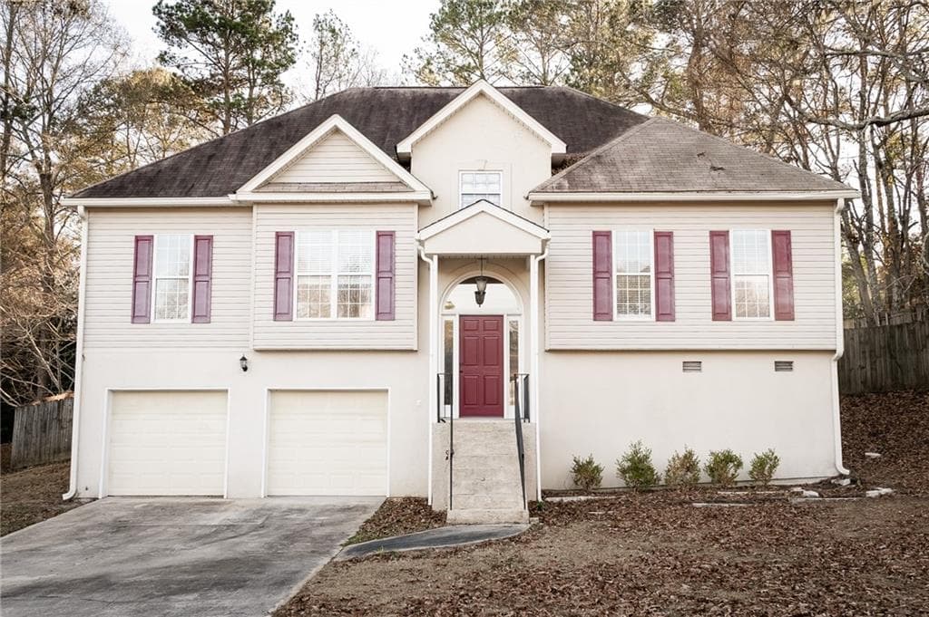 5 bedroom, 3 bathroom single family residence sold at 129 Cherokee Forest Trail, Warner Robins, GA 31088