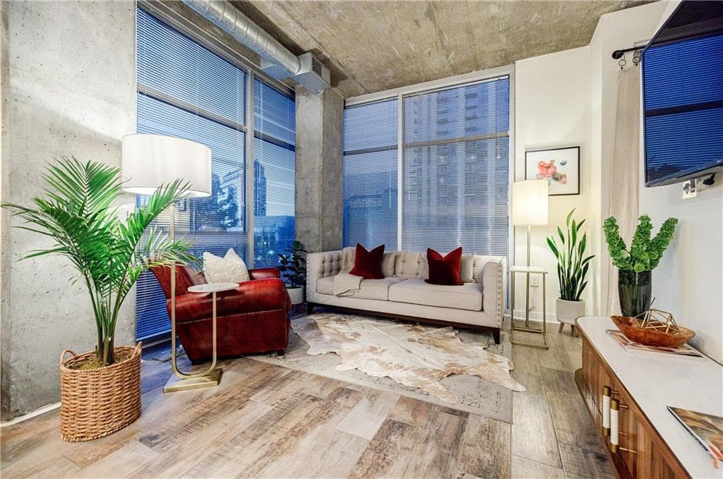 1 bedroom, 1 bathroom, 770 sq ft condominium sold at 250 Pharr Road 602, Atlanta, GA 30305