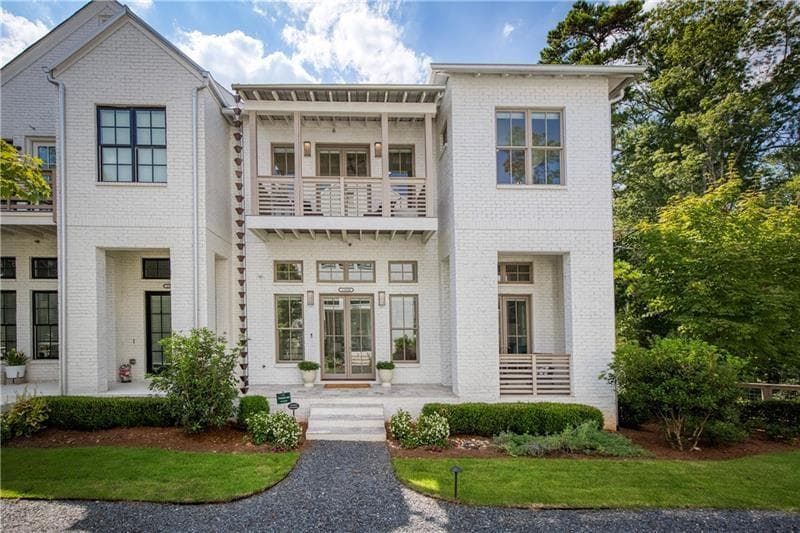 4 bedroom, 4 bathroom townhouse sold at 11610 Folia Circle, Alpharetta, GA 30005