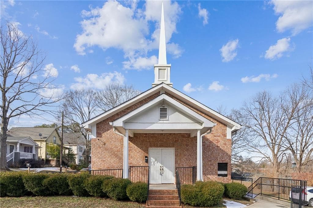 5 bedroom, 3 bathroom single family residence sold at 193 Gibson Street, Atlanta, GA 30316
