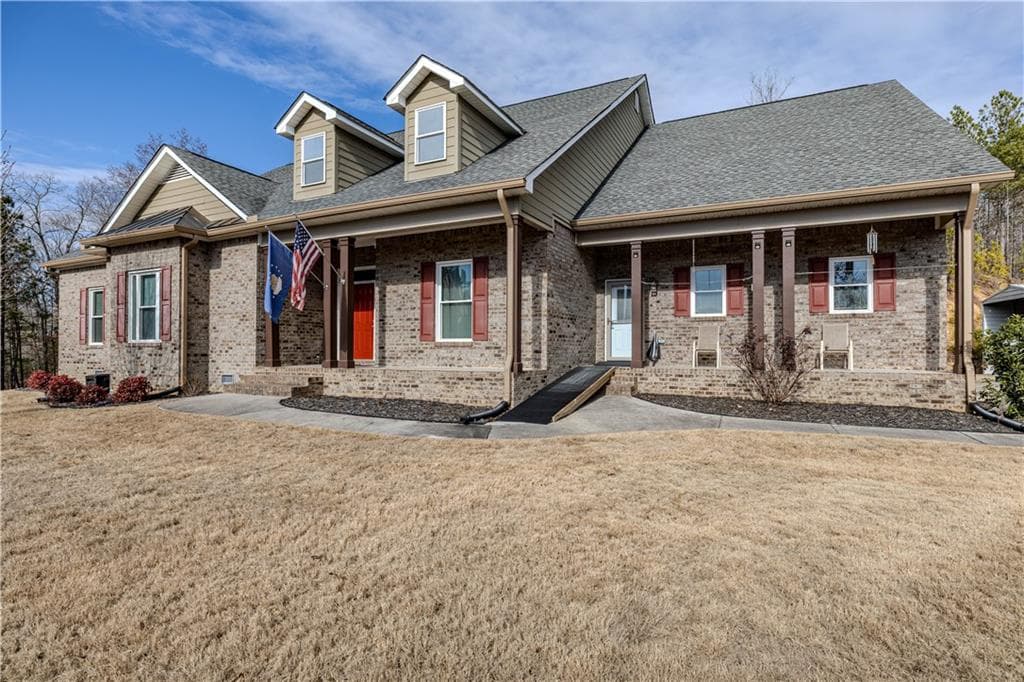 3 bedroom, 3 bathroom single family residence sold at 200 Melson Road, Cave Spring, GA 30124