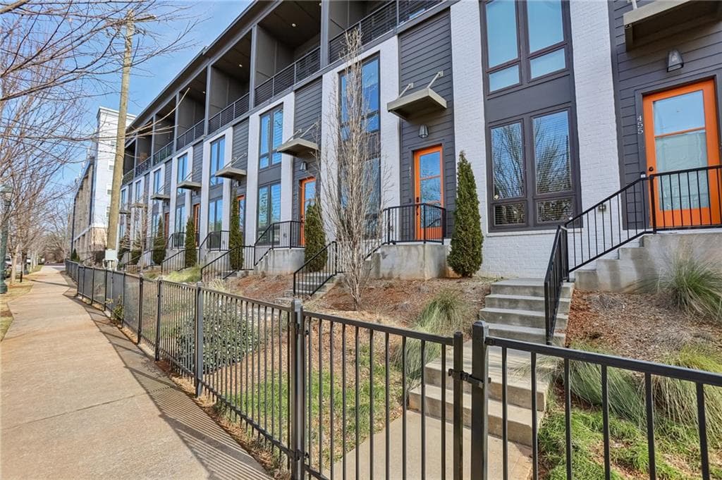 2 bedroom, 2 bathroom townhouse sold at 457 Parkway Drive, Atlanta, GA 30308