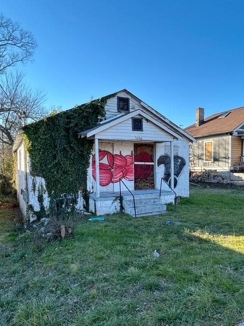 2 bedroom, 2 bathroom, 1,092 sq ft single family residence sold at 654 English Avenue, Atlanta, GA 30318