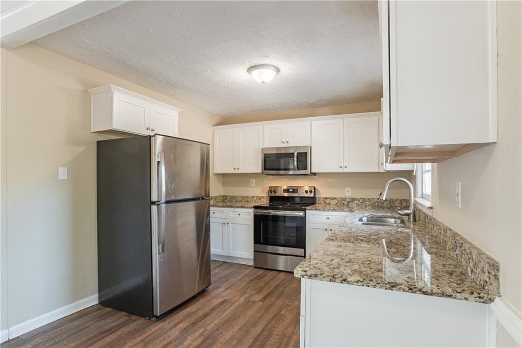 4 bedroom, 1 bathroom, 1,118 sq ft single family residence for sale at 3018 Meadowview Drive, Atlanta, GA 30316 — photo 4