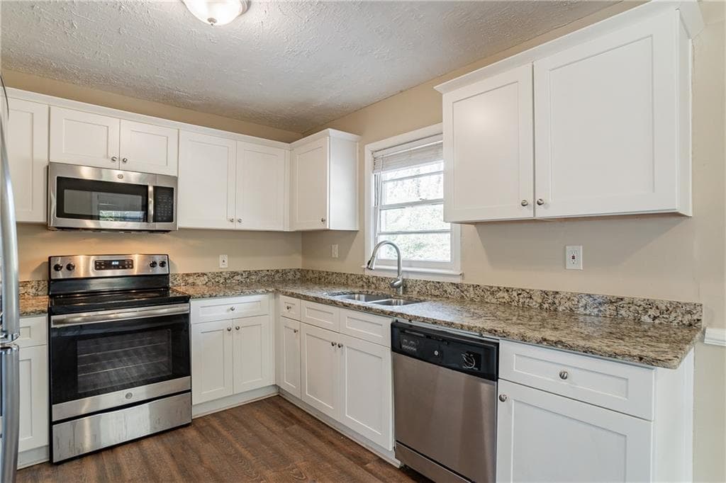 4 bedroom, 1 bathroom, 1,118 sq ft single family residence for sale at 3018 Meadowview Drive, Atlanta, GA 30316 — photo 5