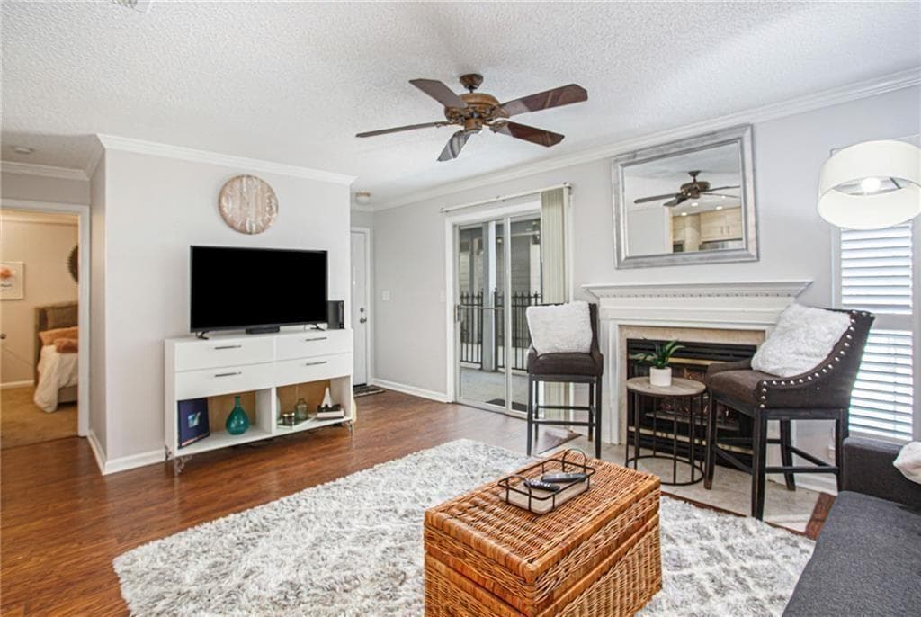2 bedroom, 2 bathroom, 1,032 sq ft condominium sold at 631 Granville Court, Atlanta, GA 30328