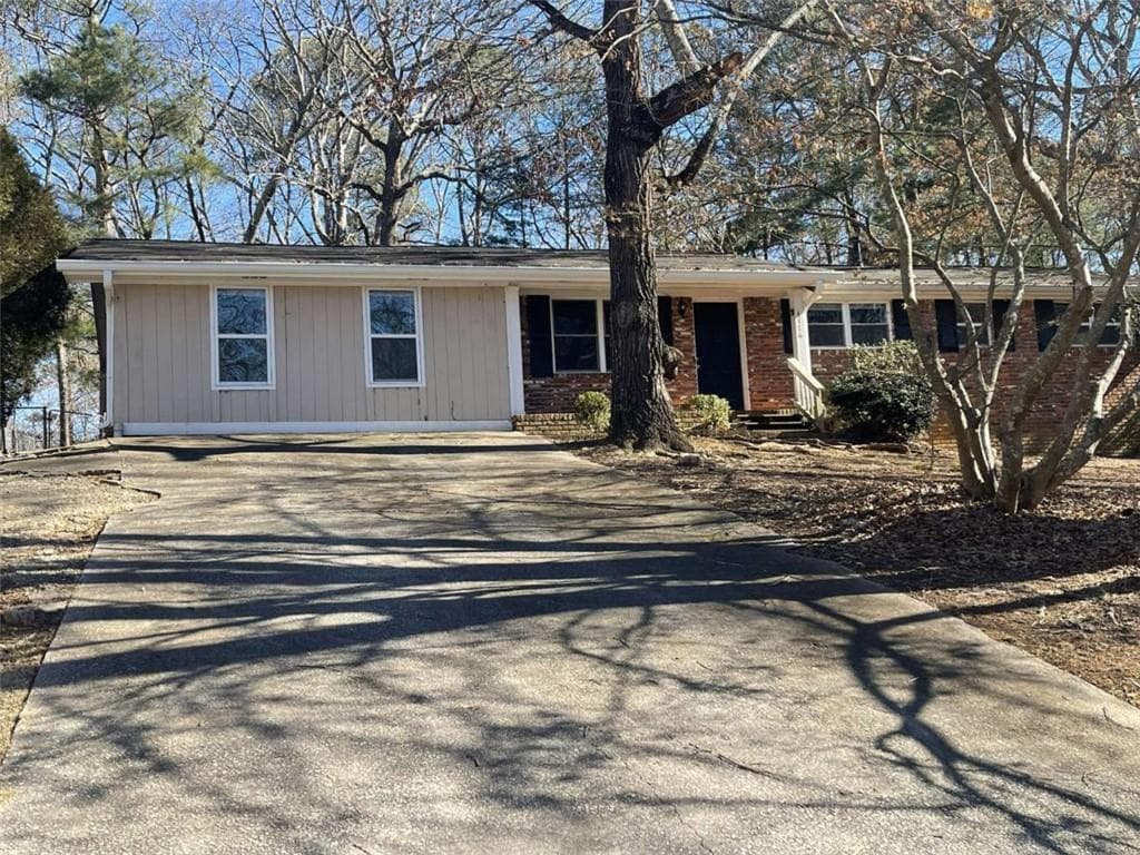 3 bedroom, 2 bathroom, 1,710 sq ft single family residence sold at 4176 King Edward Drive, Douglasville, GA 30135