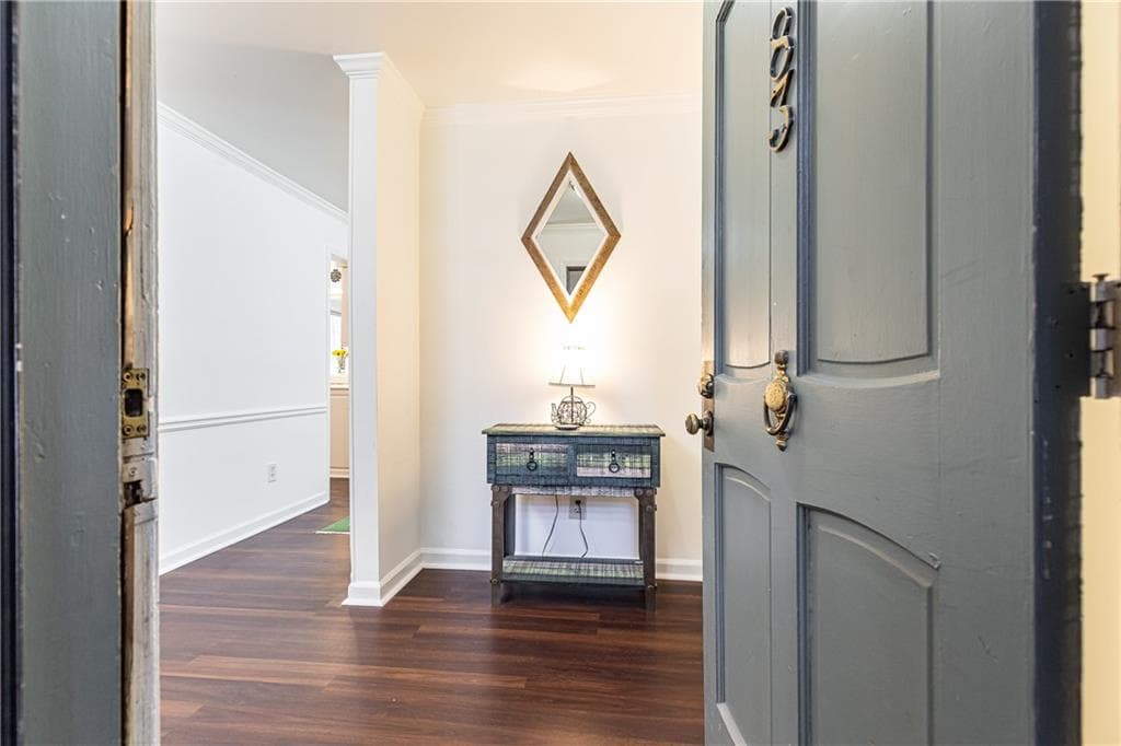 2 bedroom, 2 bathroom, 1,231 sq ft condominium sold at 83 Chaumont Square, Atlanta, GA 30327