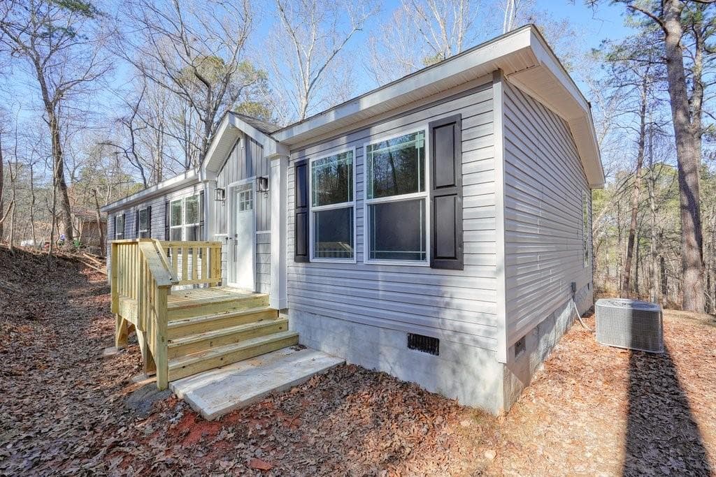 3 bedroom, 2 bathroom single family residence sold at 279 Lewis Way, Canton, GA 30115