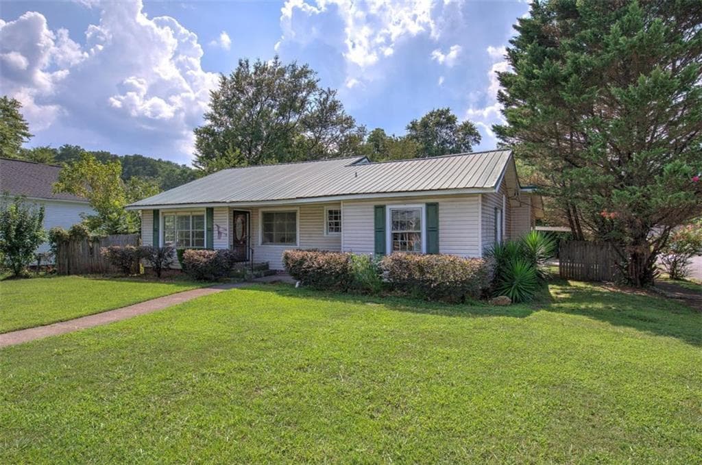 4 bedroom, 2 bathroom single family residence sold at 121 Piedmont Avenue, Rockmart, GA 30153