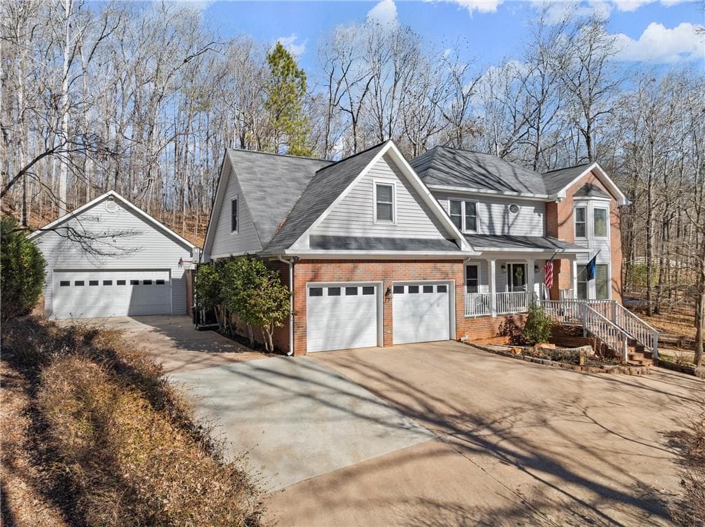 4 bedroom, 3 bathroom, 2,963 sq ft single family residence sold at 7780 Appaloosa Trail, Gainesville, GA 30506