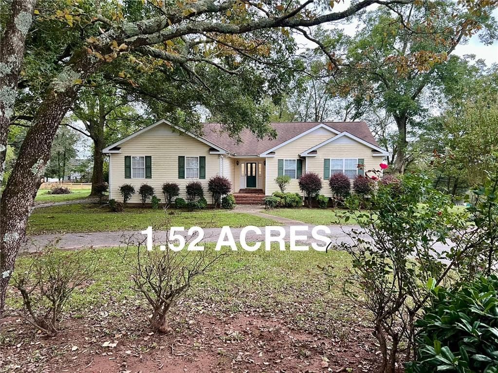 3 bedroom, 2 bathroom single family residence sold at 24 W Ridgeway Road, Maysville, GA 30558