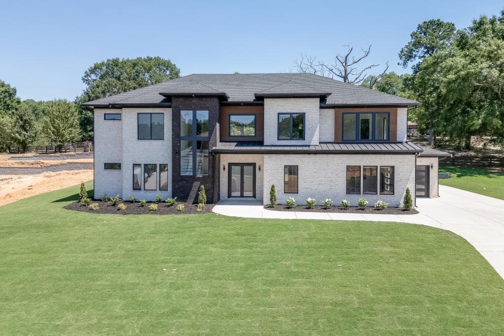 553 Versailles Drive, Auburn, GA 30011 — most recent listing photo