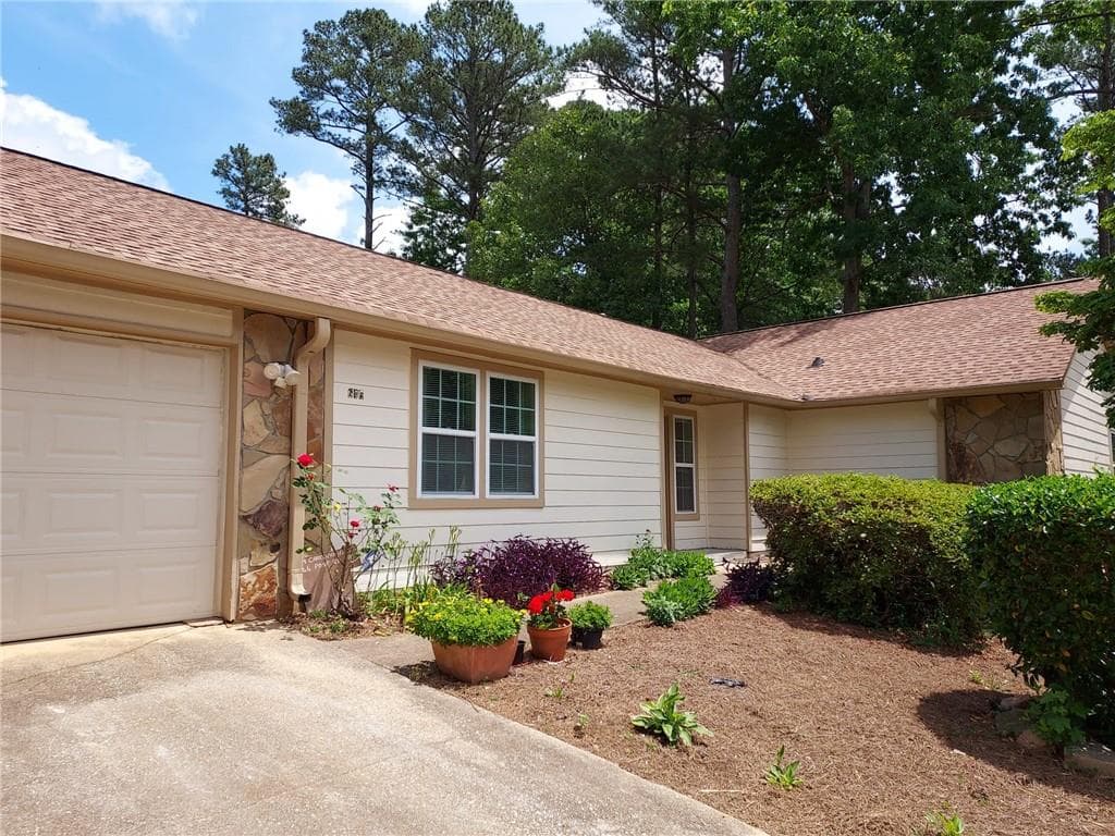 646 Post Road Drive, Stone Mountain, GA 30088 — most recent listing photo
