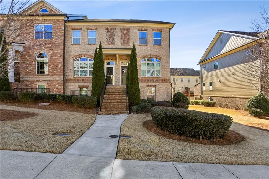 3 bedroom, 4 bathroom, 1,840 sq ft townhouse sold at 7395 Glisten Avenue, Atlanta, GA 30328