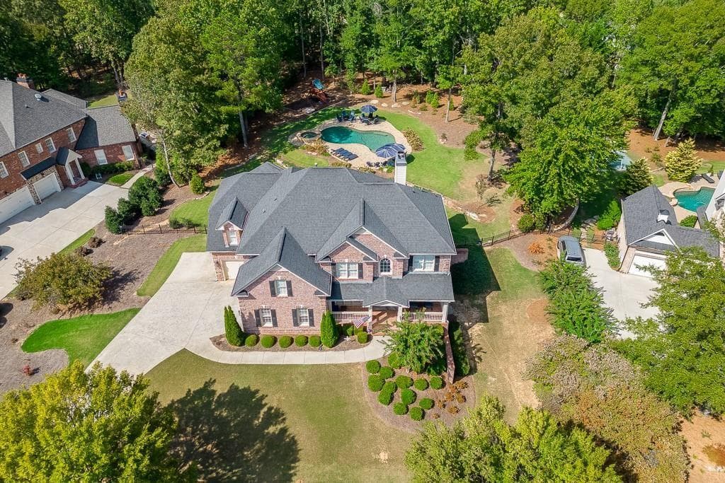 6 bedroom, 6 bathroom single family residence sold at 5722 Allee Way, Braselton, GA 30517