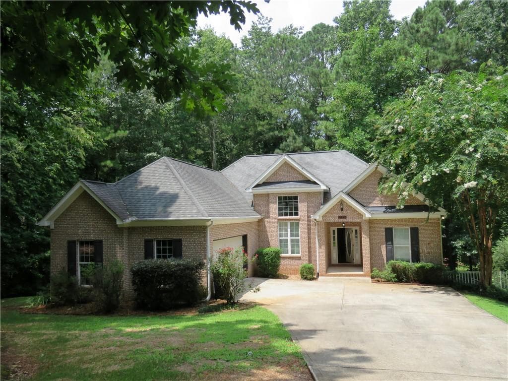 4 bedroom, 3 bathroom, 1,722 sq ft single family residence under contract at 1269 Heritage Drive, Villa Rica, GA 30180