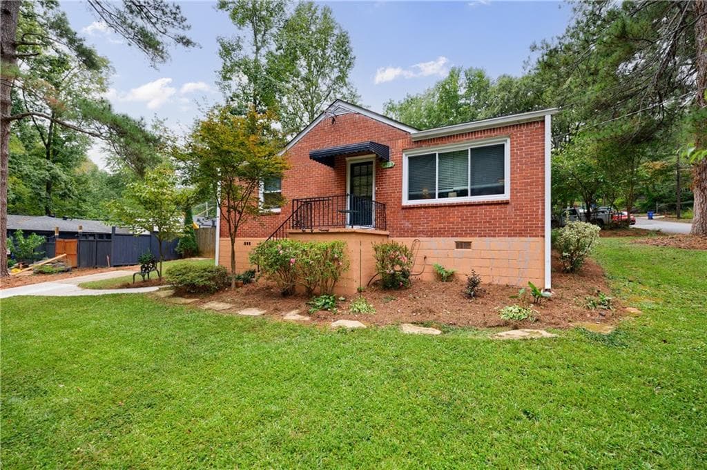 3 bedroom, 2 bathroom, 1,340 sq ft single family residence sold at 4593 Dogwood Road, Pine Lake, GA 30072
