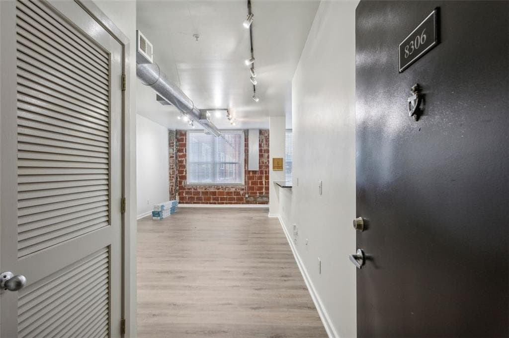 1 bedroom, 1 bathroom, 766 sq ft condominium sold at 800 Peachtree Street 8306, Atlanta, GA 30308