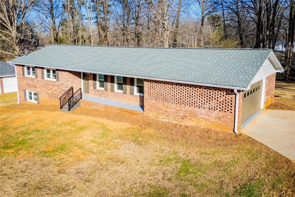 3 bedroom, 2 bathroom single family residence sold at 4027 Lauada Drive, Douglasville, GA 30135