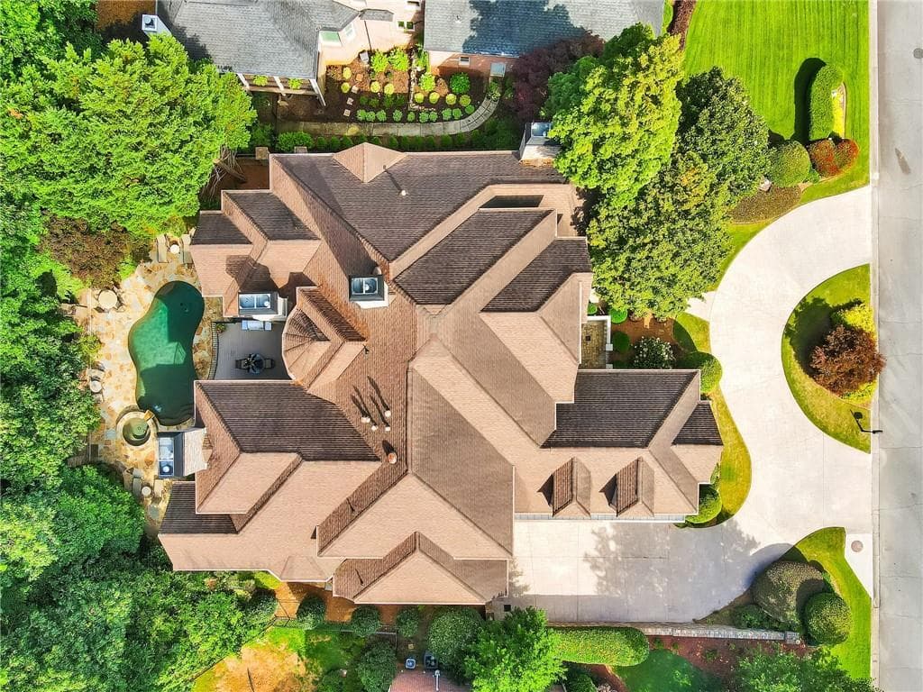 5 bedroom, 8 bathroom single family residence sold at 3023 Golf Crest Lane, Woodstock, GA 30189
