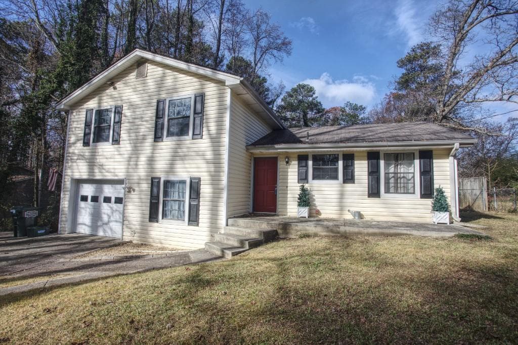 3 bedroom, 2 bathroom single family residence sold at 3337 Oak Drive, Snellville, GA 30078