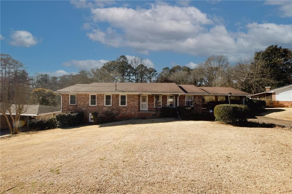 4 bedroom, 2 bathroom single family residence sold at 2963 Thompson Circle, Decatur, GA 30034