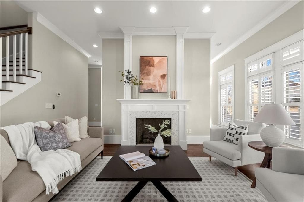 3 bedroom, 4 bathroom, 1,968 sq ft townhouse sold at 310 Vickery Falls NW Drive, Roswell, GA 30075