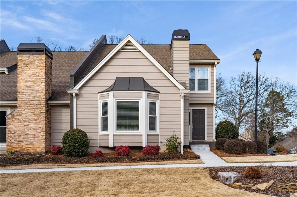 2 bedroom, 3 bathroom, 1,715 sq ft condominium sold at 1418 Defoors Drive, Atlanta, GA 30318