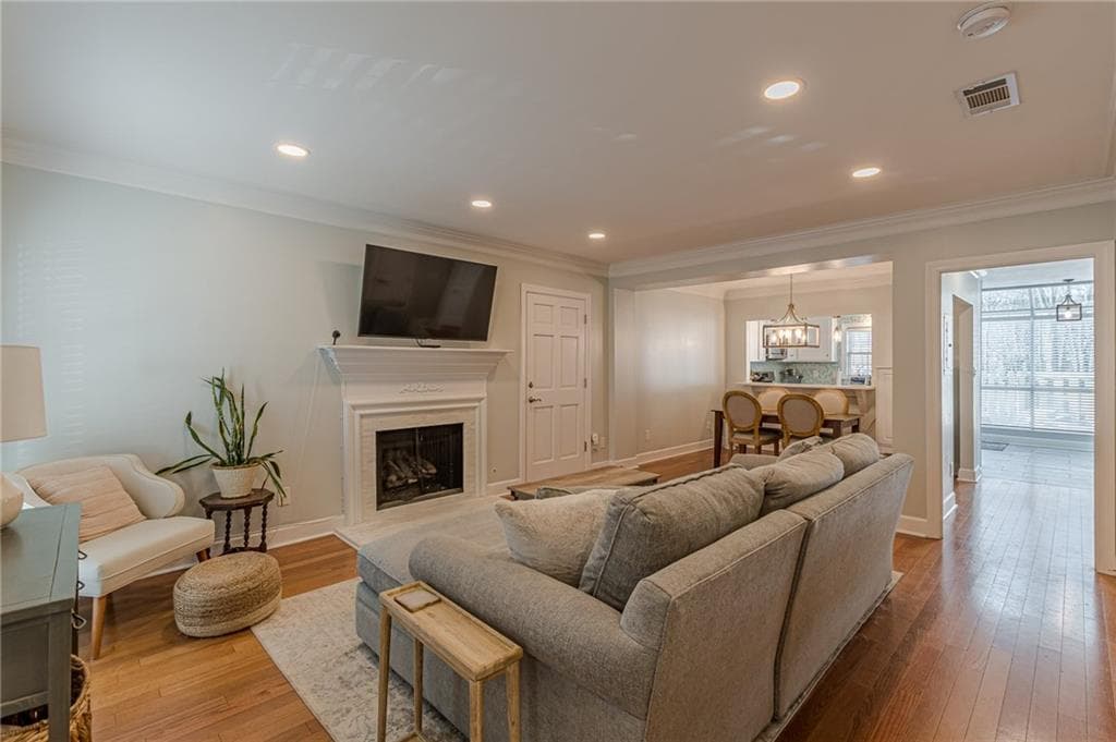 2 bedroom, 3 bathroom, 1,480 sq ft condominium sold at 35 Mount Vernon Circle, Atlanta, GA 30338